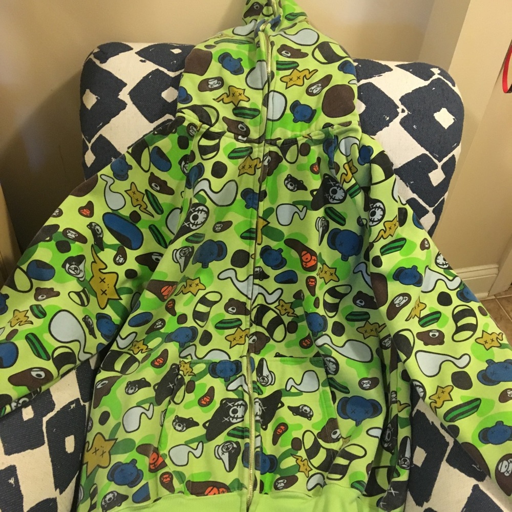 BAPE X KAWS DESIGN Baby Milo XXL zip up hoodie